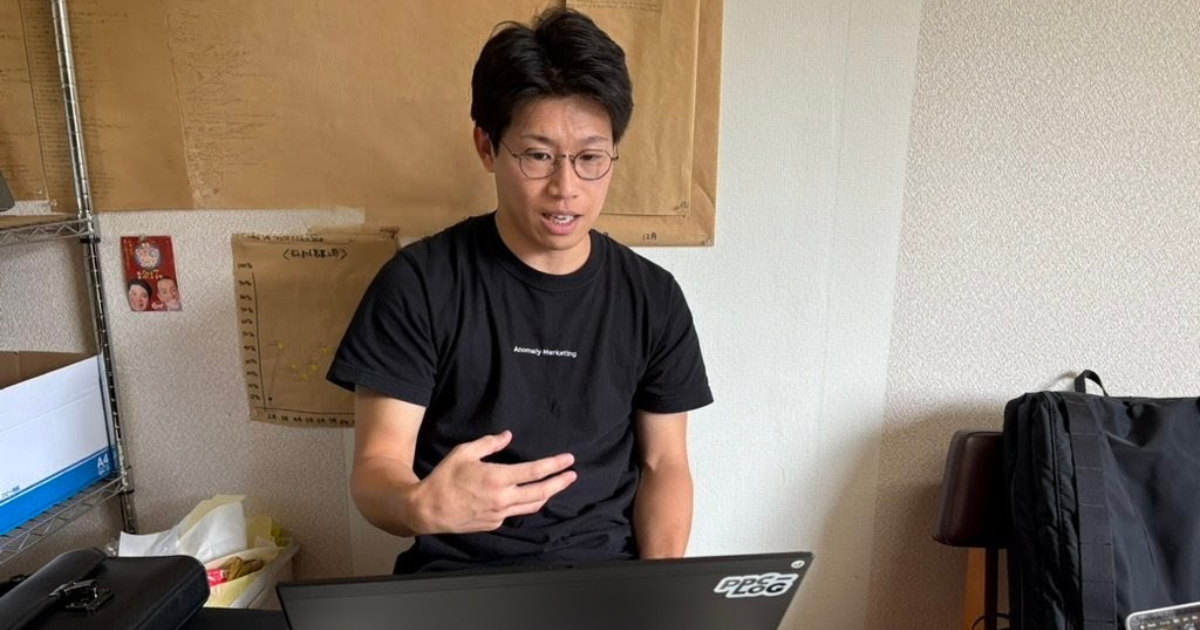 小田さんのインタビュー中の写真